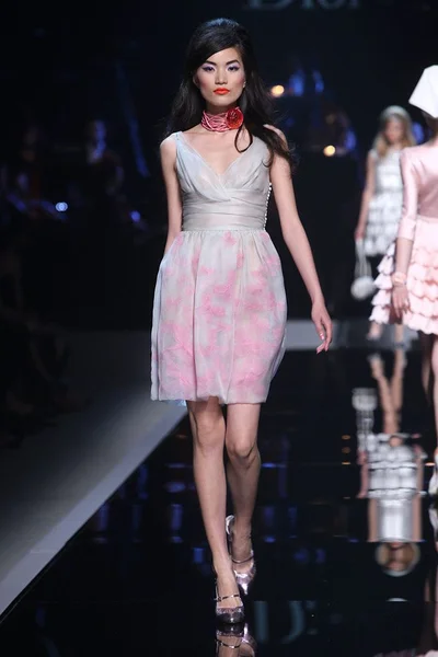 Look 30